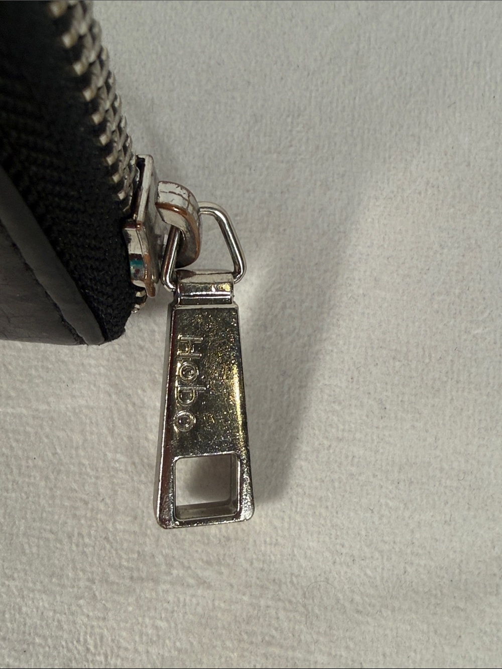 HOBO Black Leather Zip Wallet with Front Kiss-Lock Pocket - Picture 3 of 4